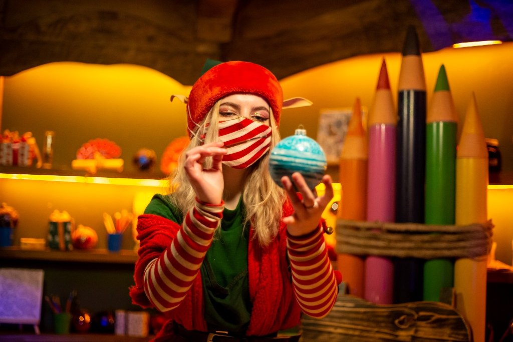 Новогодние ярмарки, катки, резиденции и локации с декором: куда пойти в Киеве в поисках новогоднего настроения 11