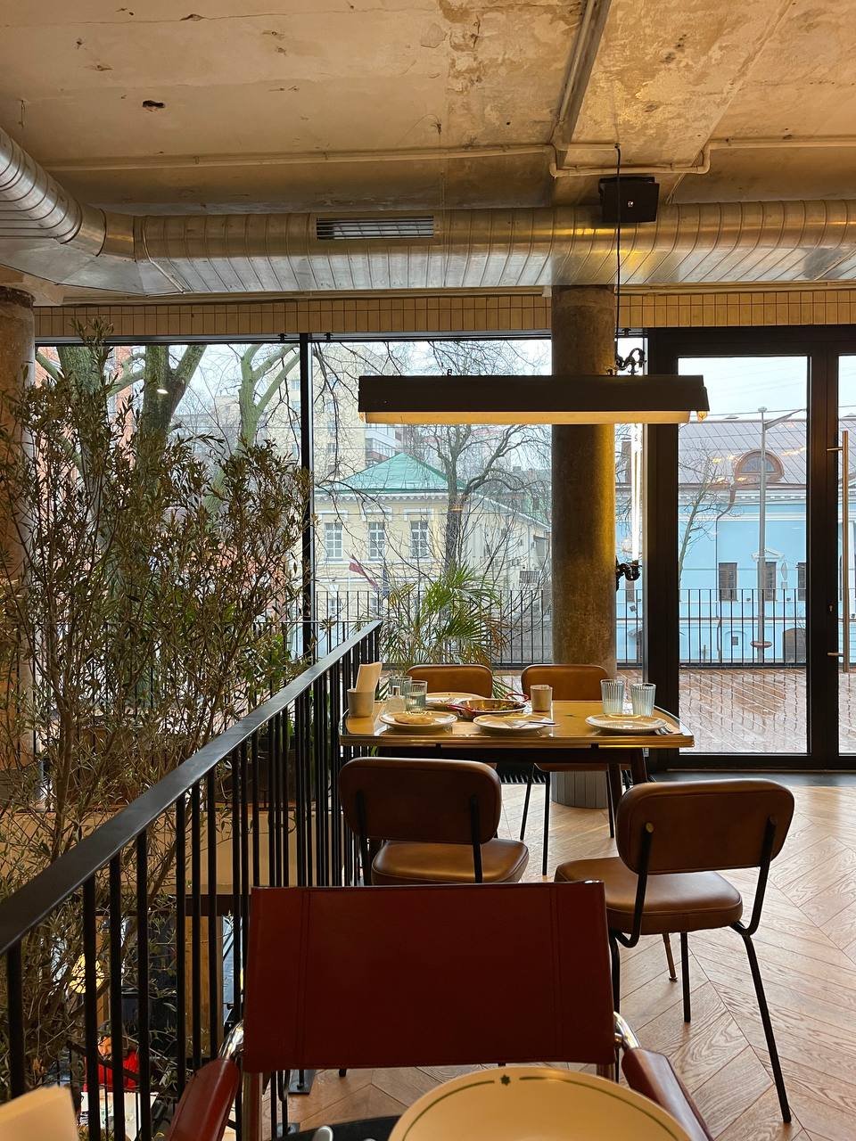 В Киеве открыли новое израильское кафе Shalom: цены, меню, интерьер 7