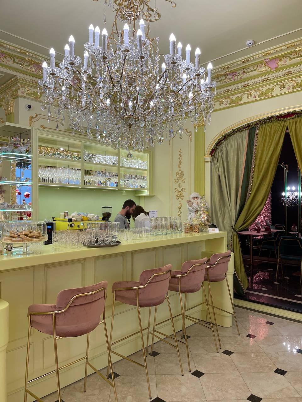 Новая кондитерская Stella sweets в Киеве: где сделать сказочные фото для Instagram 2