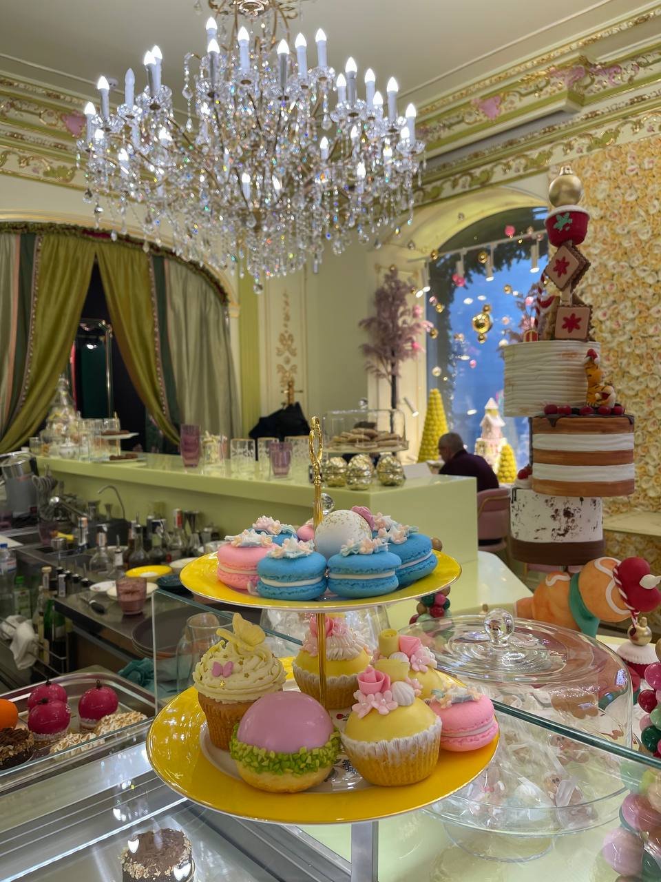 Новая кондитерская Stella sweets в Киеве: где сделать сказочные фото для Instagram 5