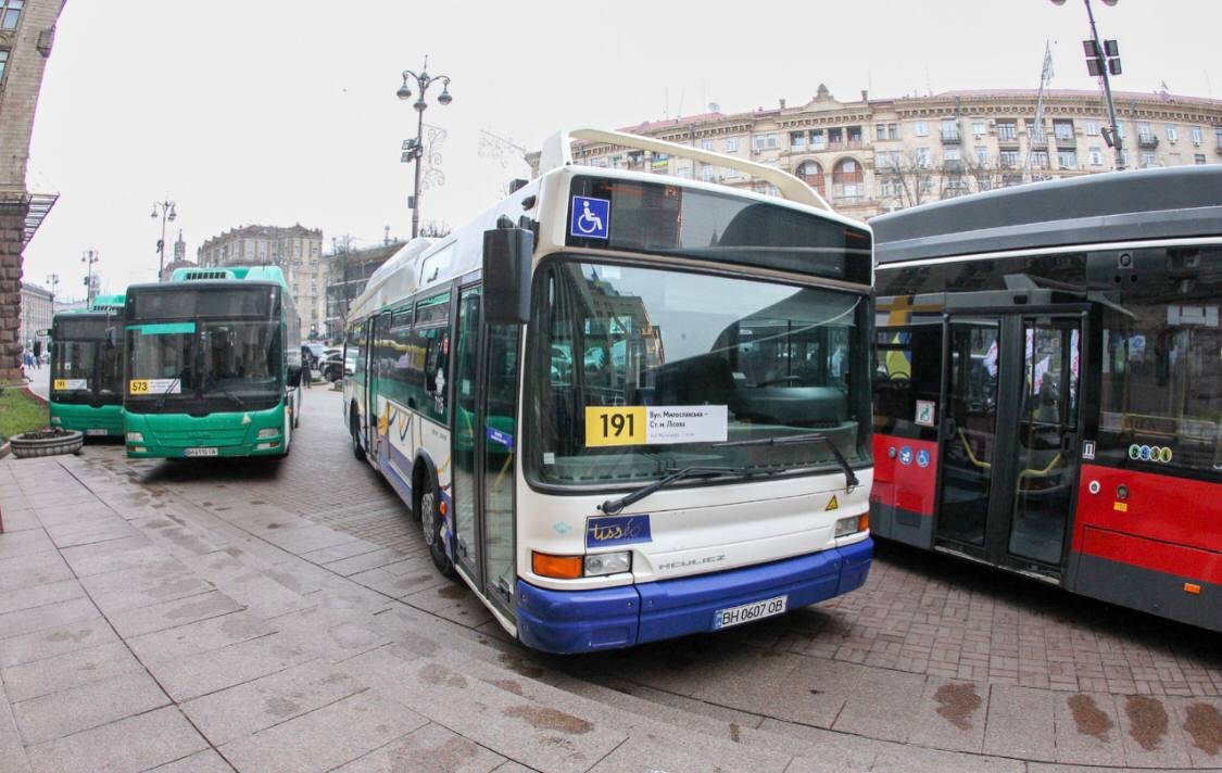 Какие автобусы заменят старые "Богданы" на трех маршрутах Киева: фото 5