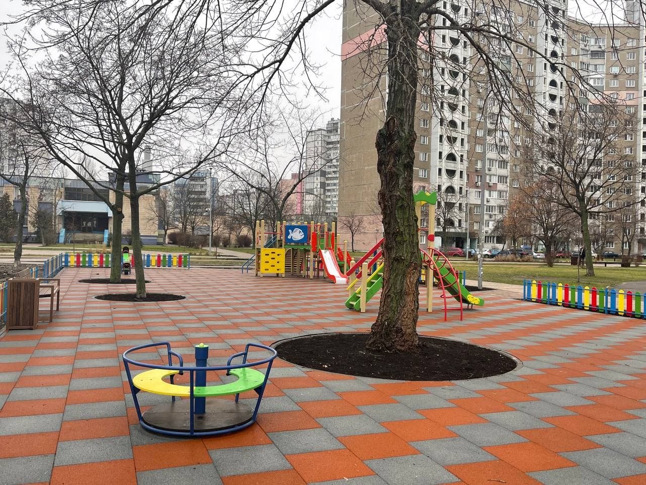 В Киеве отремонтировали два сквера: что изменилось и как они сейчас выглядят 7