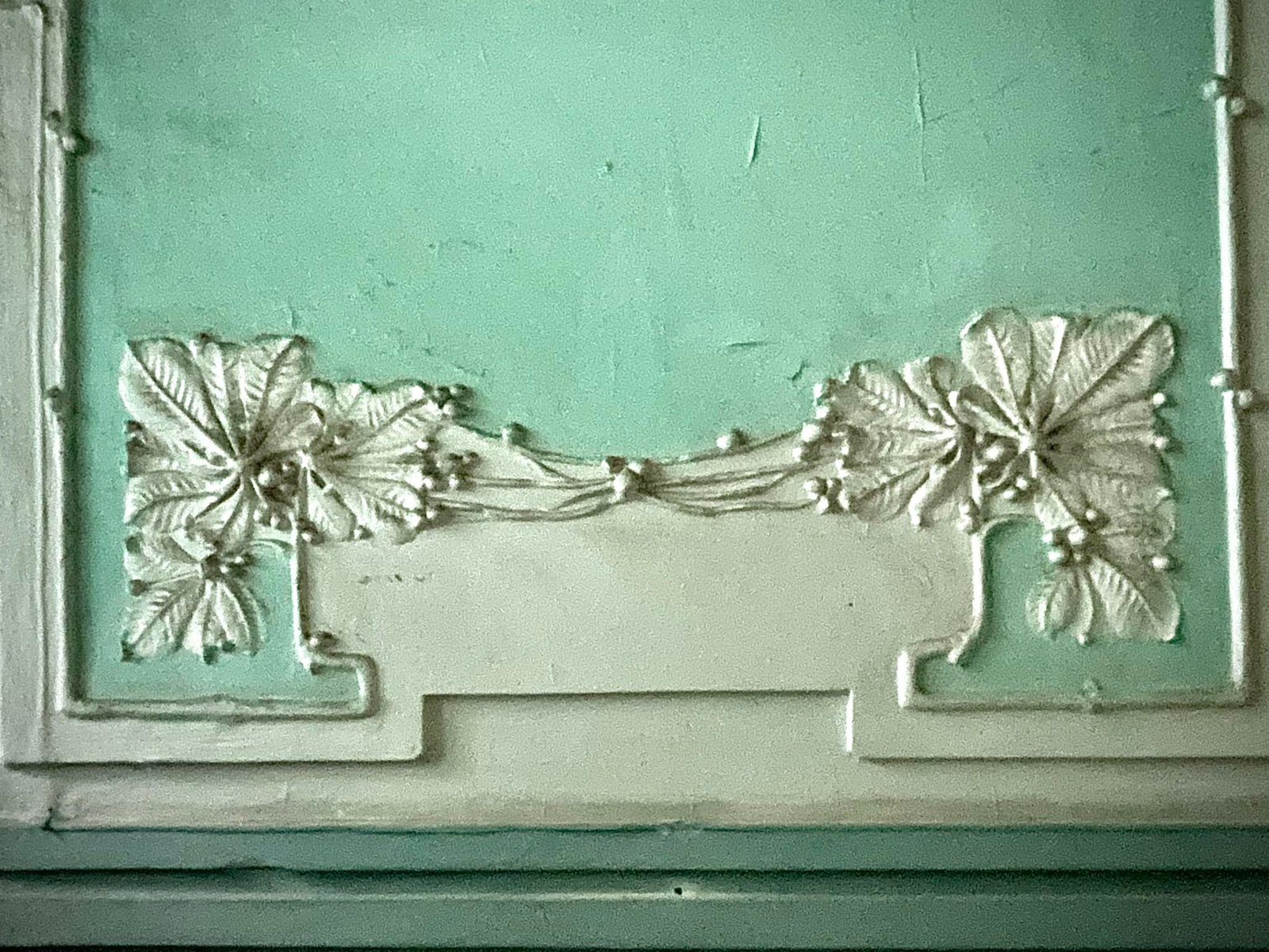 В Киеве реконструируют дом со змеями и каштанами на Большой Житомирской 7