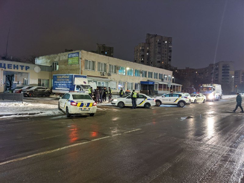 В Киеве на Борщаговке посреди улицы зарезали мужчину 6