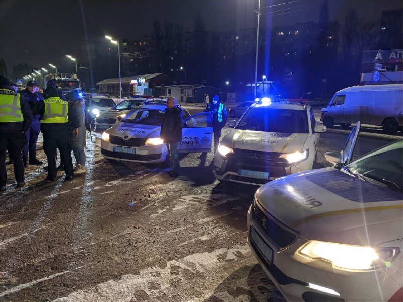 В Киеве на Борщаговке посреди улицы зарезали мужчину 9