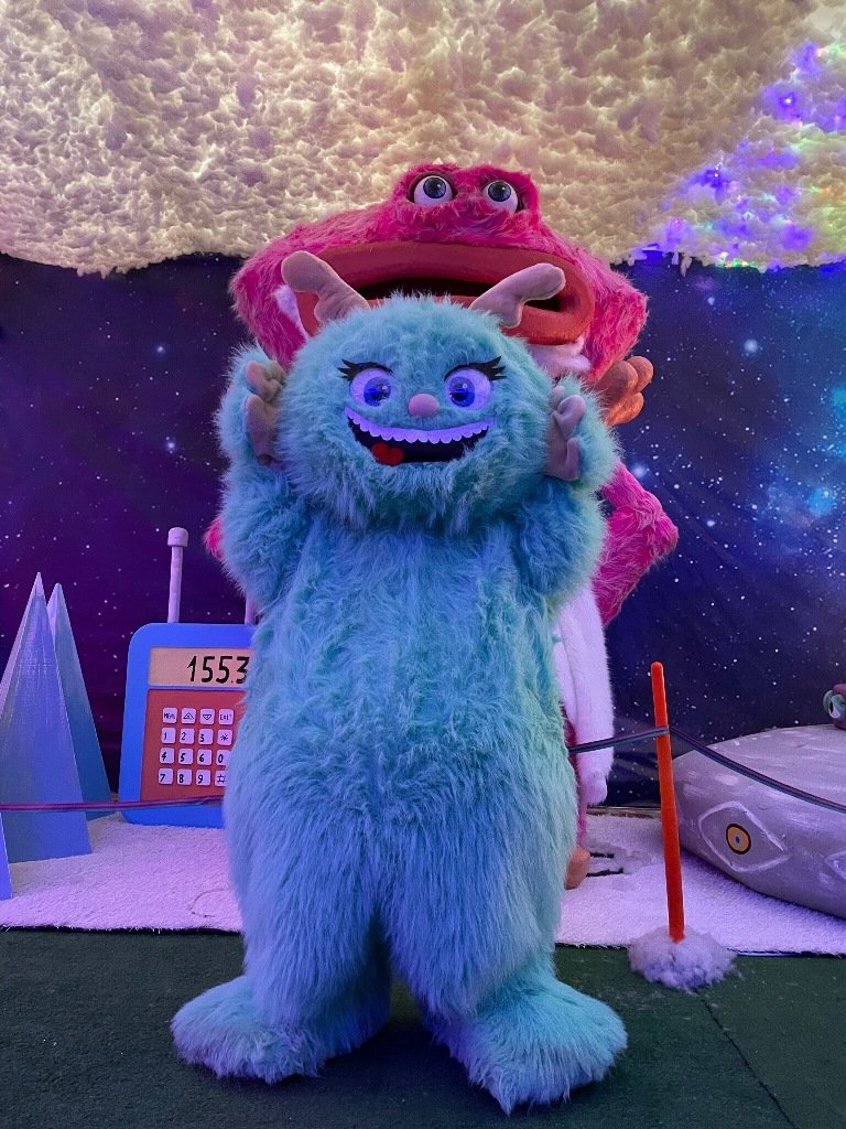 Страна добродушных пушистиков: в Киеве на ВДНГ открылась сказочная «Флуфиландия» 2