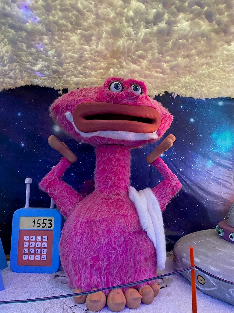 Страна добродушных пушистиков: в Киеве на ВДНГ открылась сказочная «Флуфиландия» 5