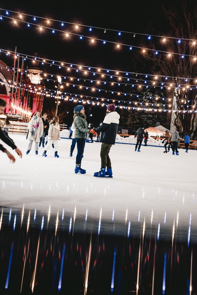 Парад сказочных героев, концерт и розыгрыш путевок в Лапландию: как в Киеве будут встречать Новый год на ВДНГ 12