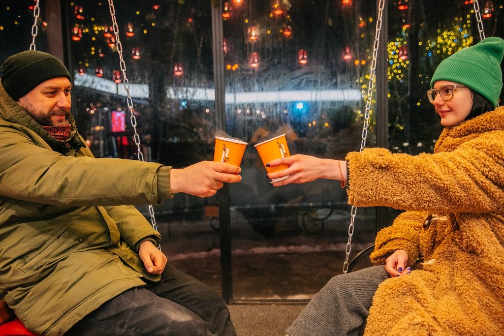 В Киеве открыли еще одну новогоднюю локацию: как сейчас выглядит Арка Дружбы народов 5