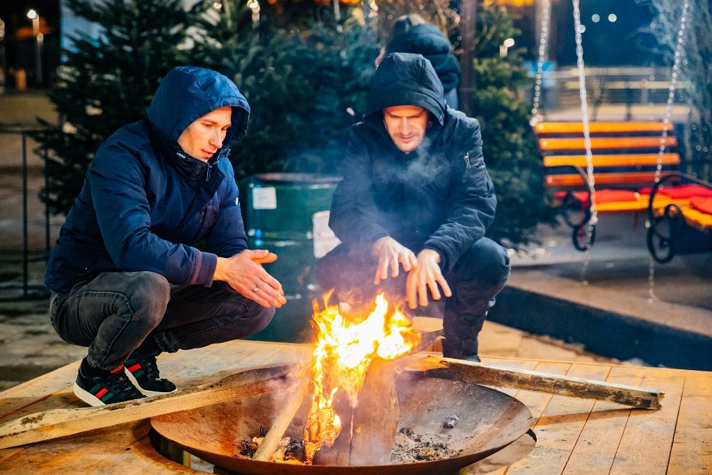 В Киеве открыли еще одну новогоднюю локацию: как сейчас выглядит Арка Дружбы народов 7