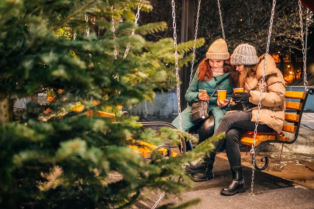 В Киеве открыли еще одну новогоднюю локацию: как сейчас выглядит Арка Дружбы народов 18