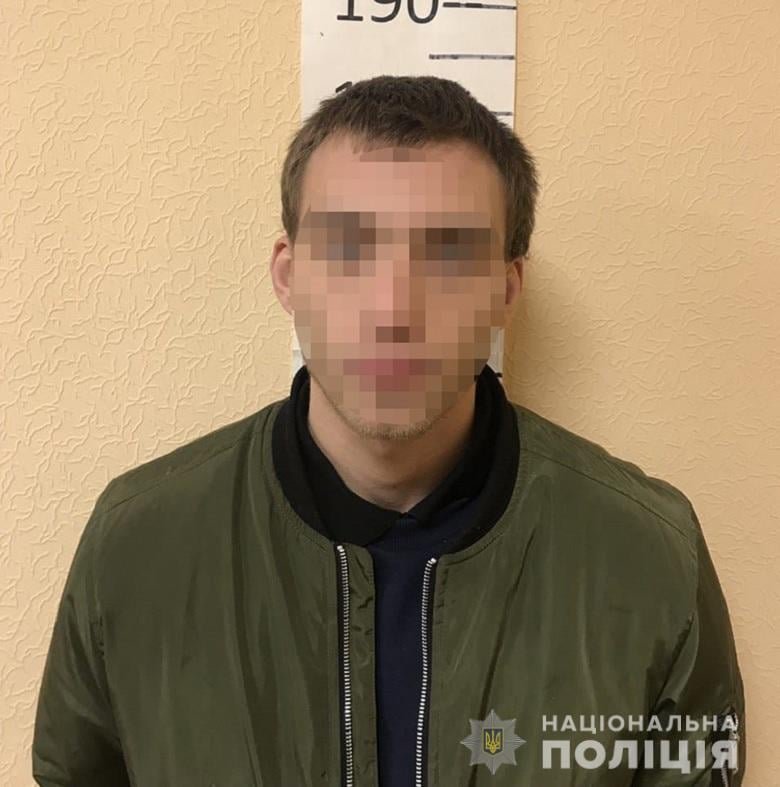 В Киеве мужчина битой избил товарища из-за долга 2