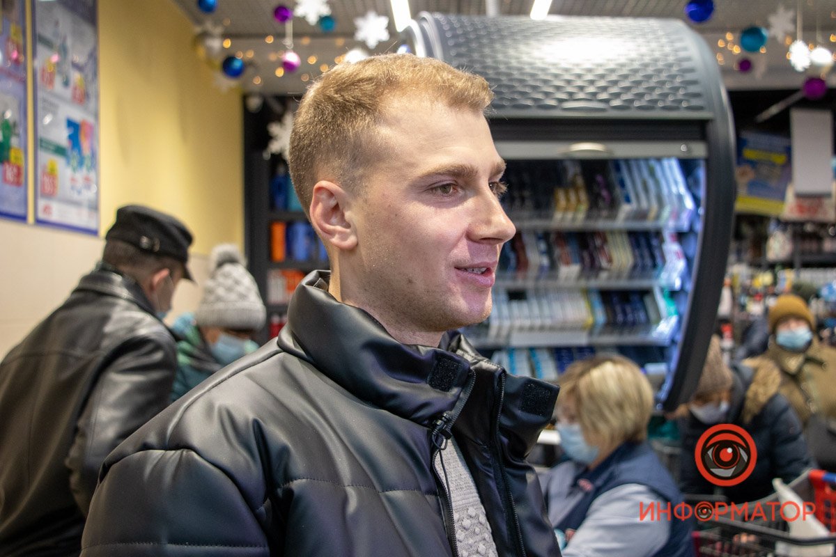 В Киеве победителю акции “АТБ вітає тебе!”вручили сертификат 1 800 000 гривен 3