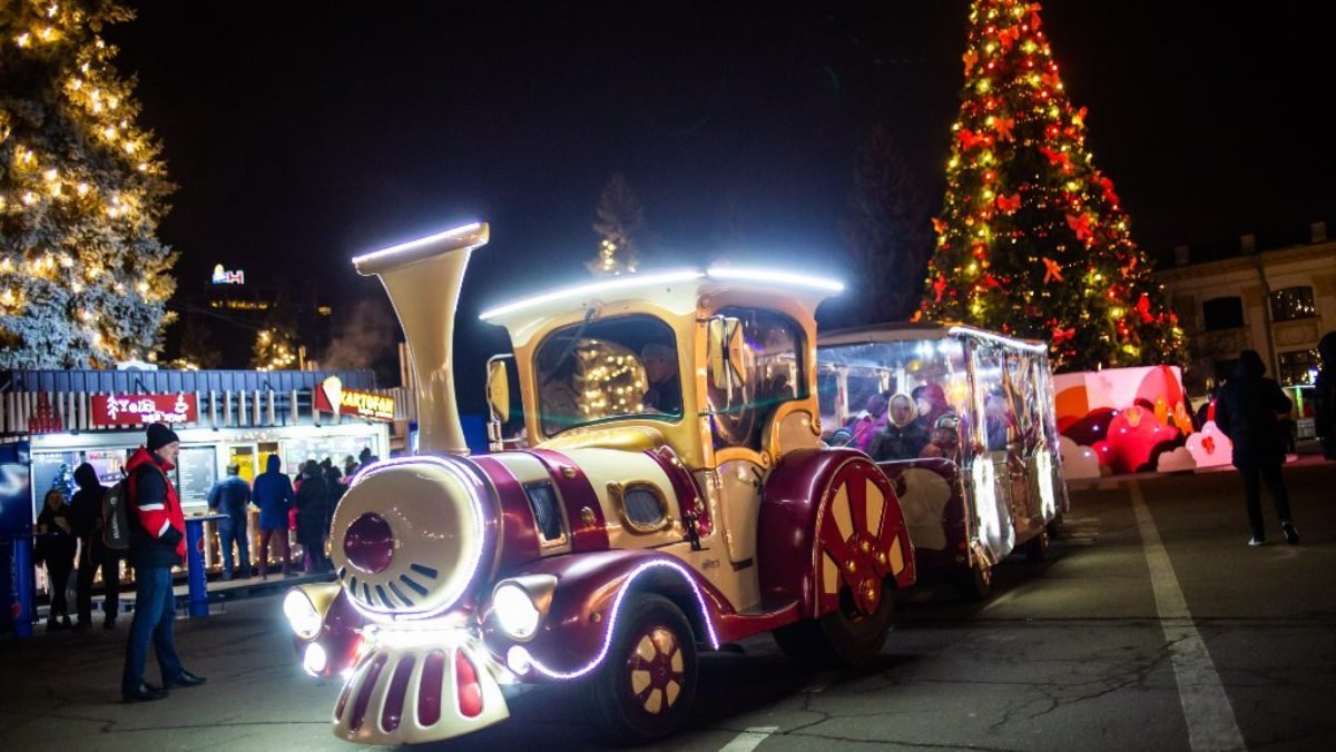 До какого числа в Киеве будут работать рождественские ярмарки и новогодние локации 15