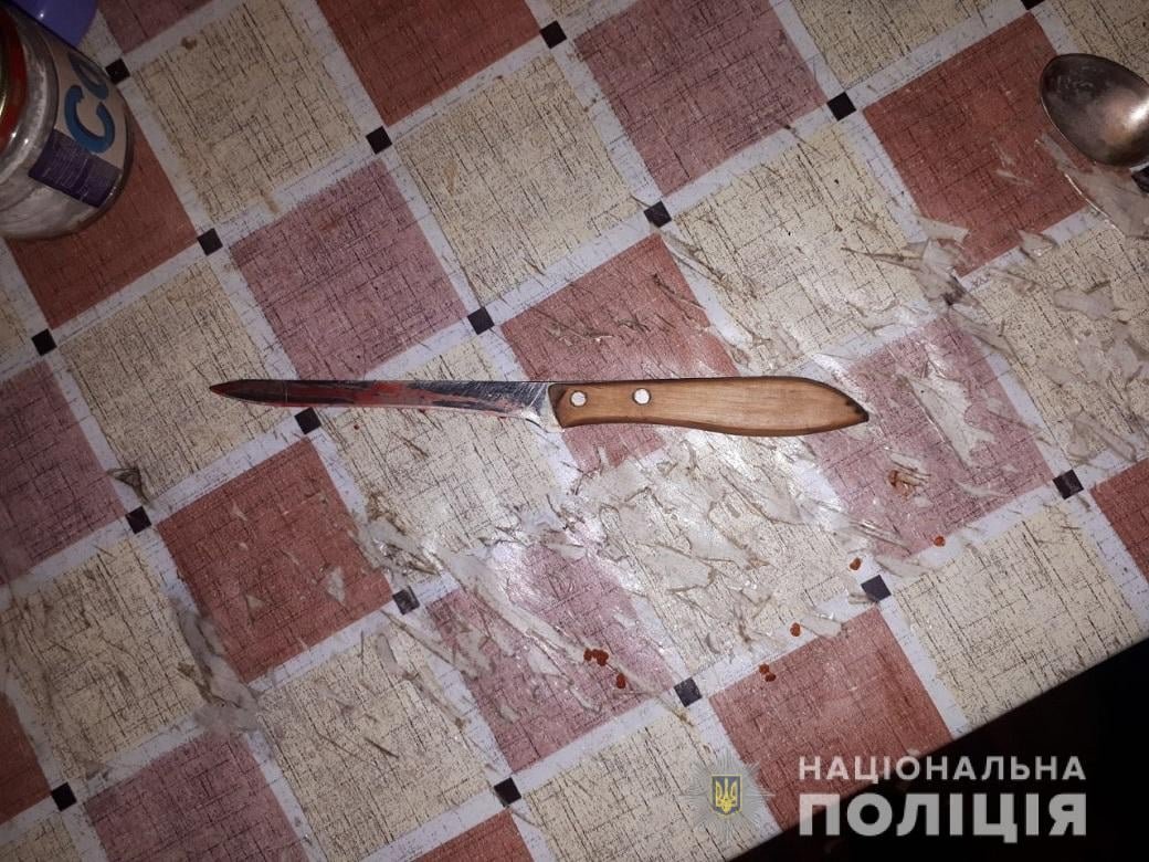 В Киеве женщина зарезала мужа кухонным ножом во время застолья 2