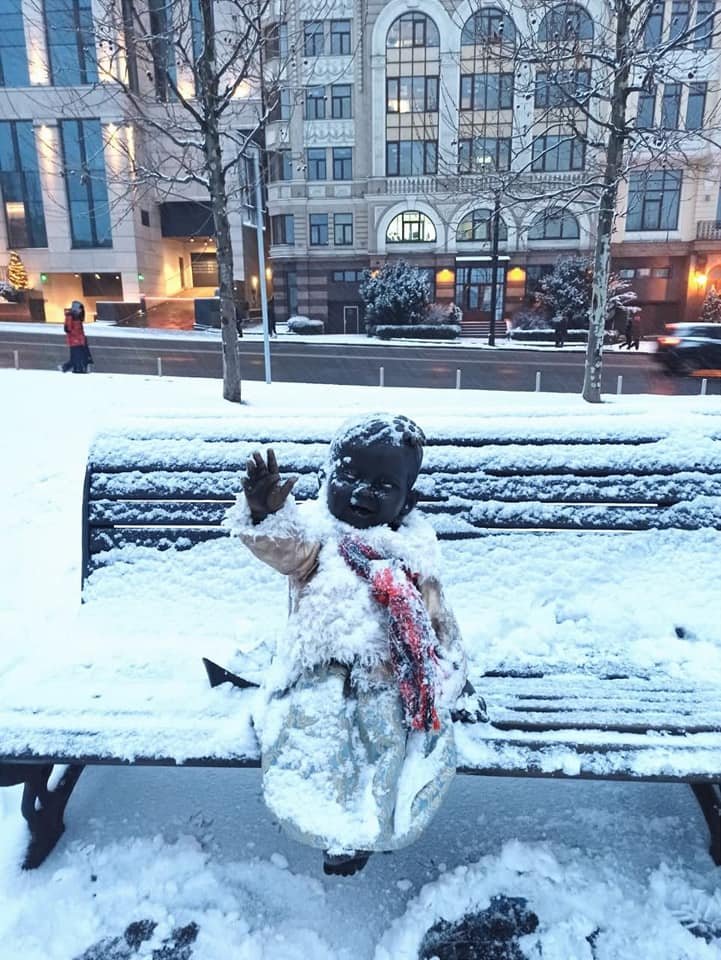 Малышей-основателей Киева нарядили в тёплую одежду 1