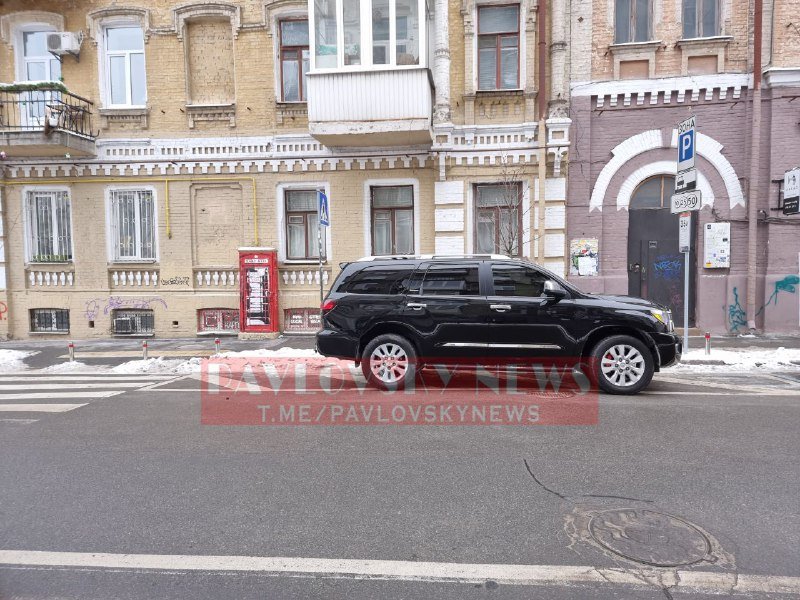 В Киеве джип Кличко запарковали с нарушением ПДР: мэр отчитался оплатой штрафа 2