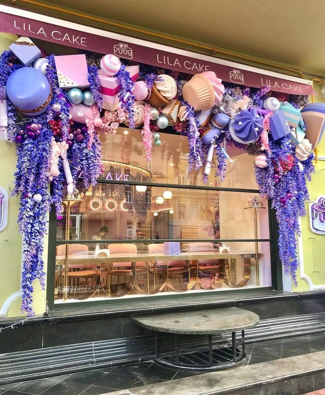 В центре Киева открыли новую кондитерскую Lila Cake: фото, меню и цены 3