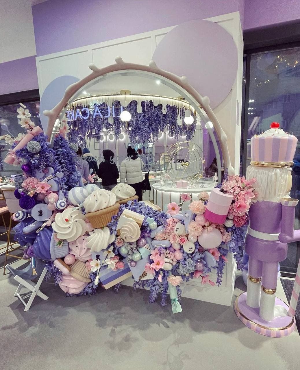 В центре Киева открыли новую кондитерскую Lila Cake: фото, меню и цены 7