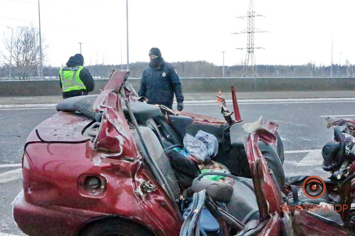 Под Киевом Daewoo с пассажирами влетел под фуру: новые подробности смертельного ДТП. Фото с места 6