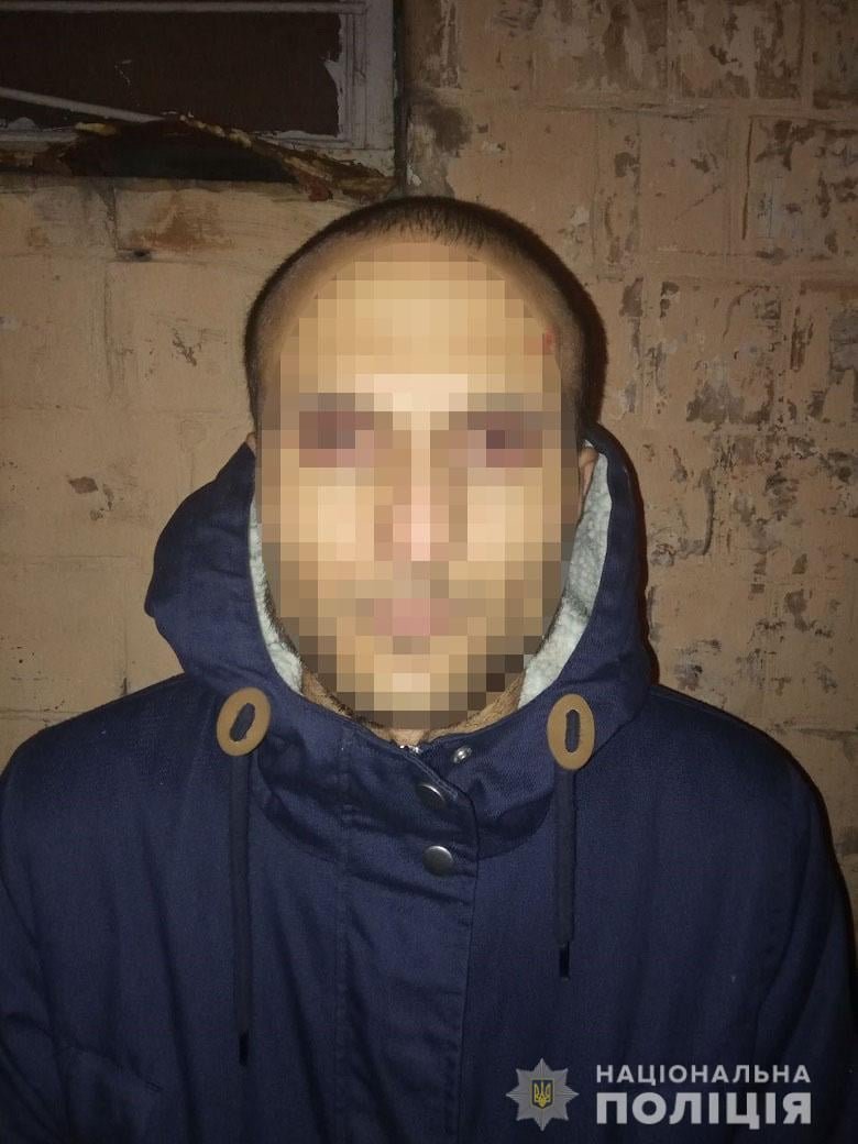 В Киеве орудовал серийный вор автозеркал: мужчина награбил на 70 тысяч гривен 1