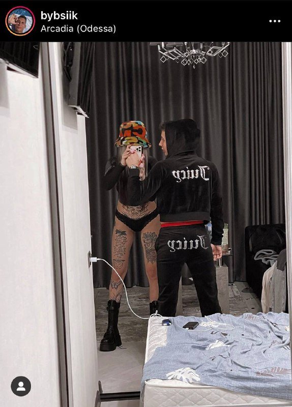 В Киеве на Борщаговской Porsche сбил мужчину на моно-колесе: видео момента из салона авто 3