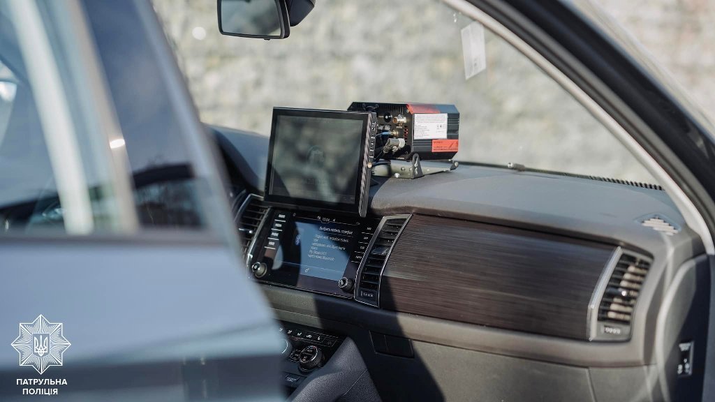 На дороги Киева выехали "фантомные патрули": что это за автомобили 1