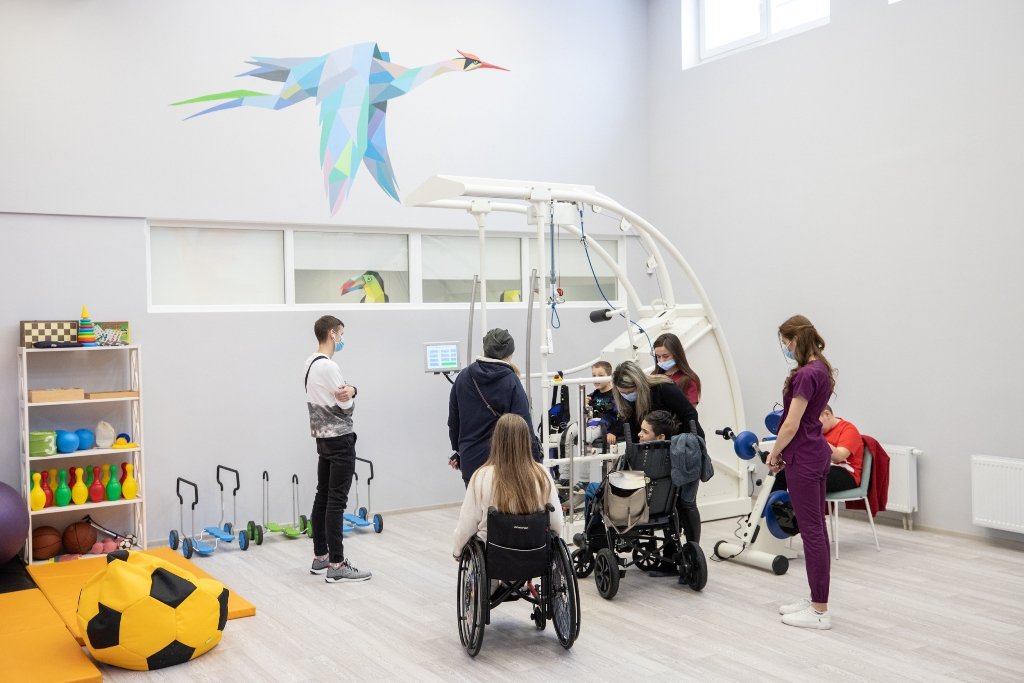 В Киеве открыли новый современный Центр комплексной реабилитации детей и лиц с инвалидностью: где и как выглядит 15