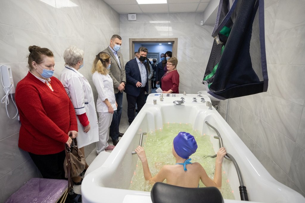 В Киеве открыли новый современный Центр комплексной реабилитации детей и лиц с инвалидностью: где и как выглядит 16