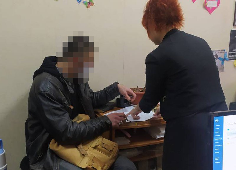 В Киеве 41-летний иностранец развращал несовершеннолетнюю дочку сожительницы 1