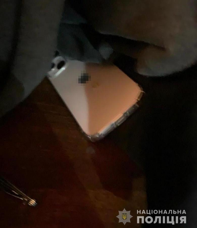 В Киеве таксист напоил пассажирку кофе с психотропами и ограбил 3