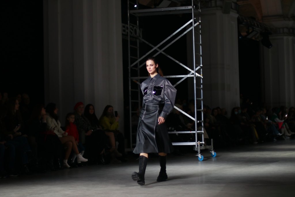 VOROZHBYT&ZEMSKOVA показали свою новую коллекцию про ритм каменных джунглей мегаполиса 1