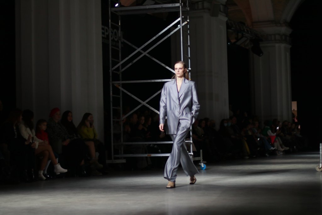 VOROZHBYT&ZEMSKOVA показали свою новую коллекцию про ритм каменных джунглей мегаполиса 13