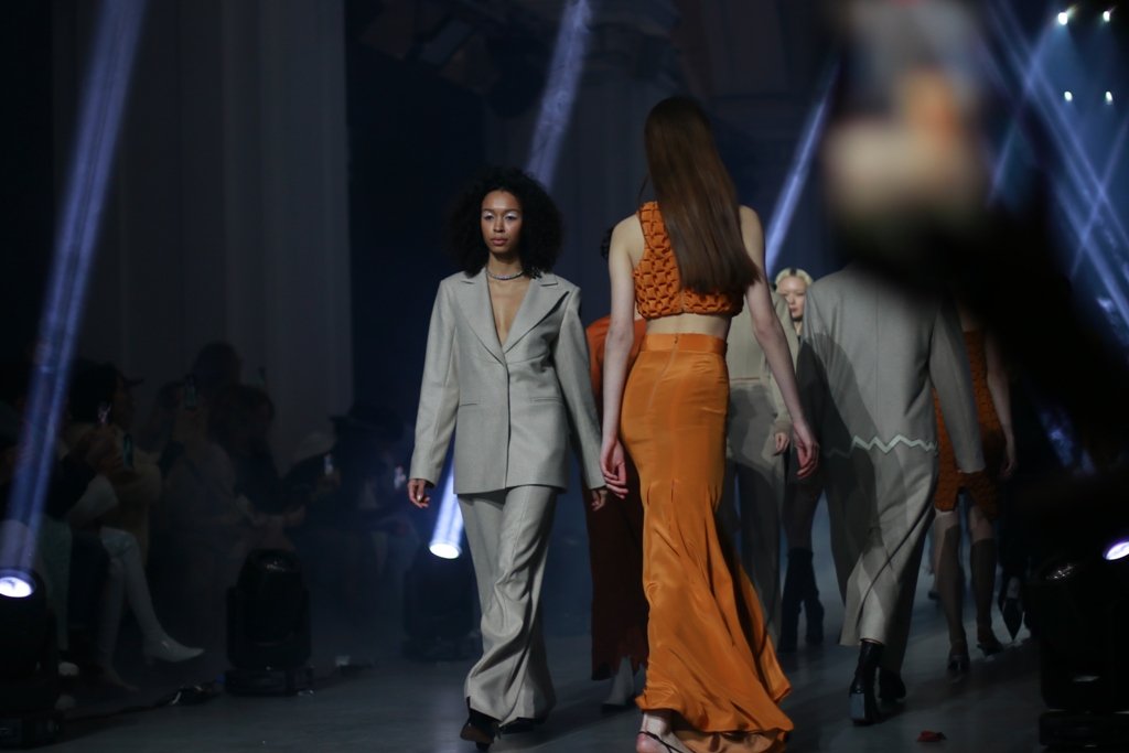 Вдохновленная работами Захи Хадид: как прошла презентация коллекции MALVA FLOREA на Ukrainian Fashion Week FW22-23 17