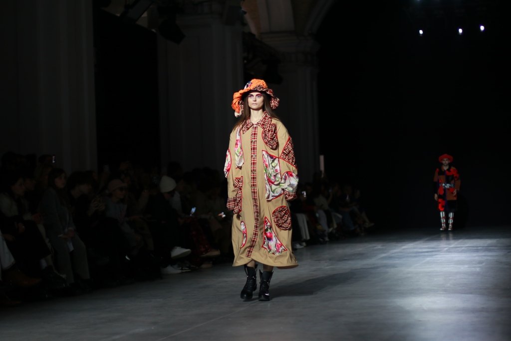 Платья и костюмы из лоскутов: как прошла презентация коллекции LEM на Ukrainian Fashion Week FW22-23 7