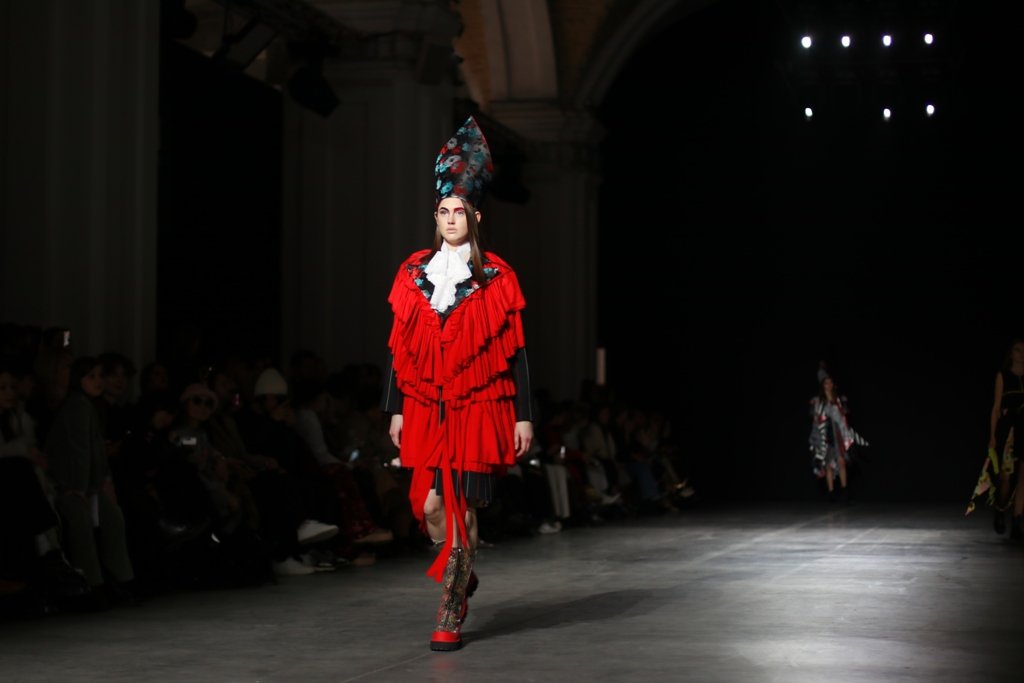 Платья и костюмы из лоскутов: как прошла презентация коллекции LEM на Ukrainian Fashion Week FW22-23 11