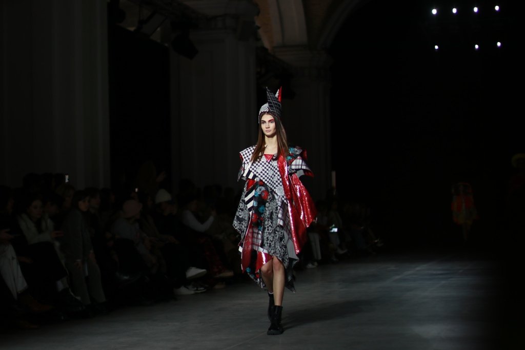 Платья и костюмы из лоскутов: как прошла презентация коллекции LEM на Ukrainian Fashion Week FW22-23 12