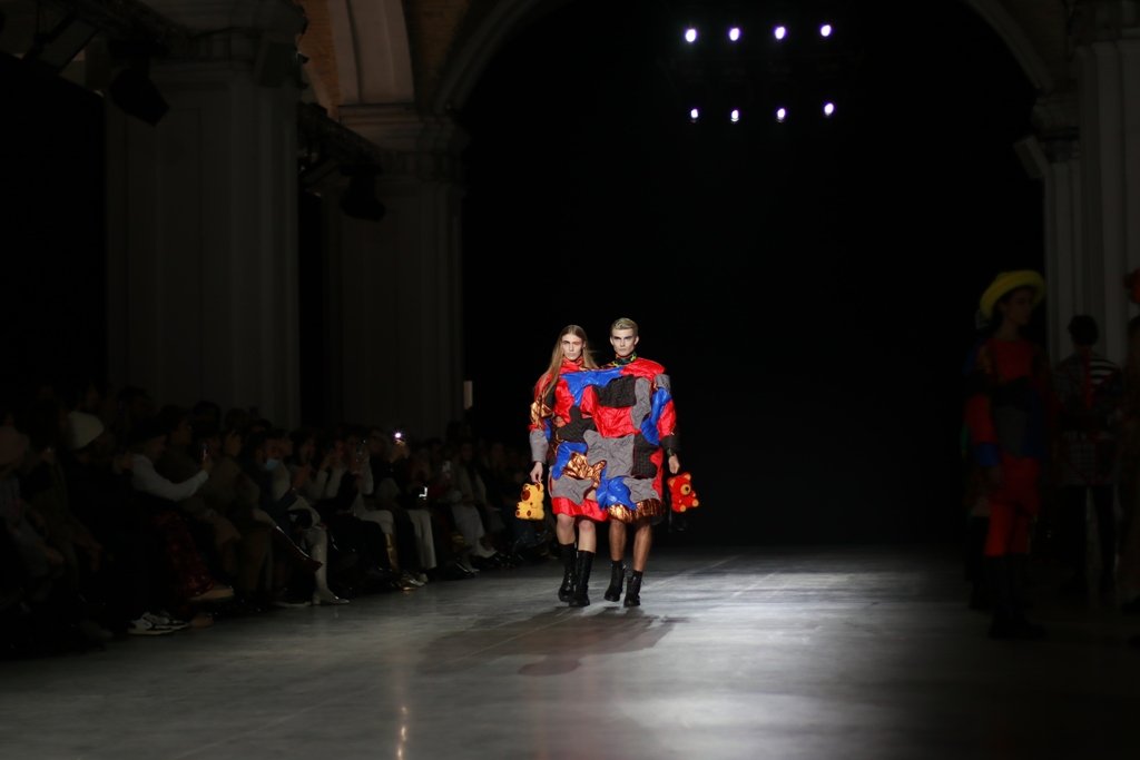 Платья и костюмы из лоскутов: как прошла презентация коллекции LEM на Ukrainian Fashion Week FW22-23 20