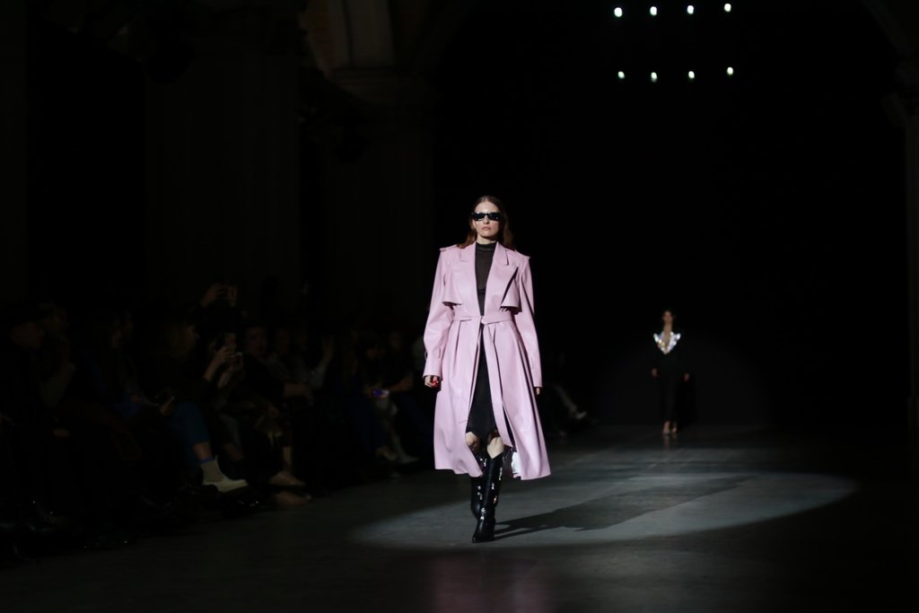 Переосмысление 1920-х: как прошла презентация коллекции GASANOVA на Ukrainian Fashion Week FW22-23 7