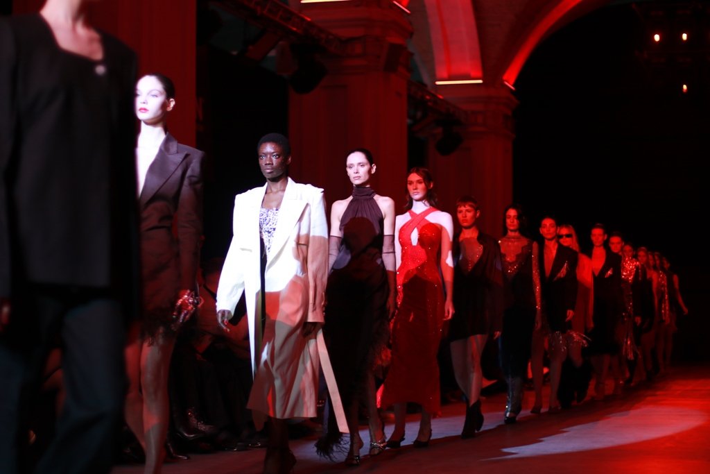 Переосмысление 1920-х: как прошла презентация коллекции GASANOVA на Ukrainian Fashion Week FW22-23 18