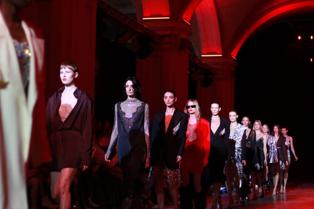 Переосмысление 1920-х: как прошла презентация коллекции GASANOVA на Ukrainian Fashion Week FW22-23 19