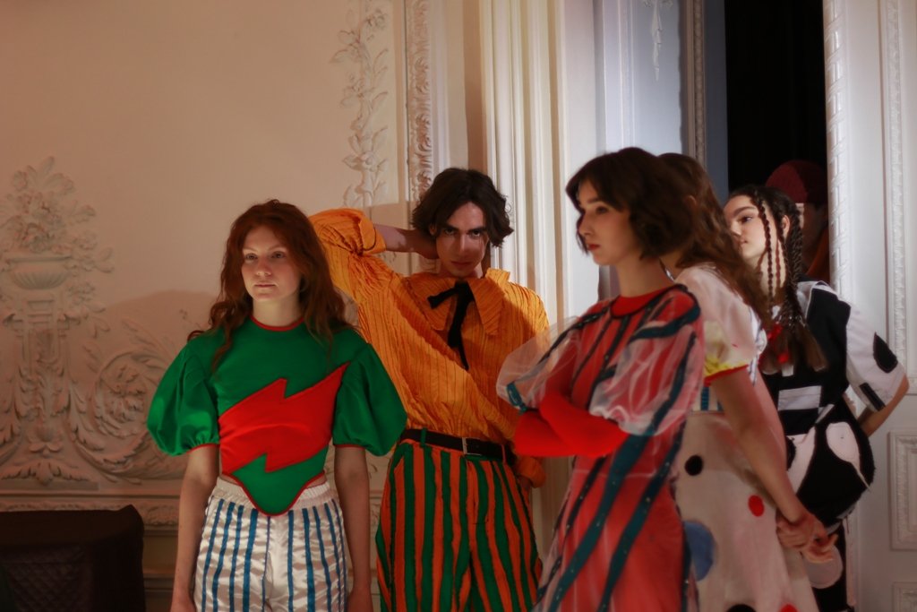 Вий и Половчанка в стенах Шоколадного домика: как прошел показ коллекции ZVOLI на Ukrainian Fashion Week FW22-23 5