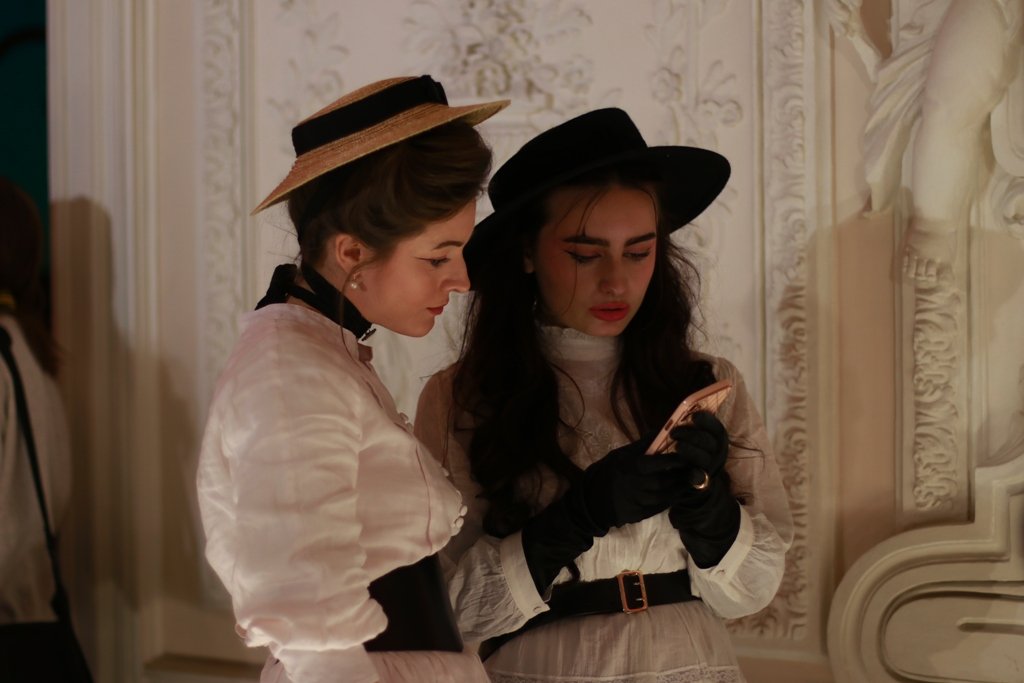 Вий и Половчанка в стенах Шоколадного домика: как прошел показ коллекции ZVOLI на Ukrainian Fashion Week FW22-23 6