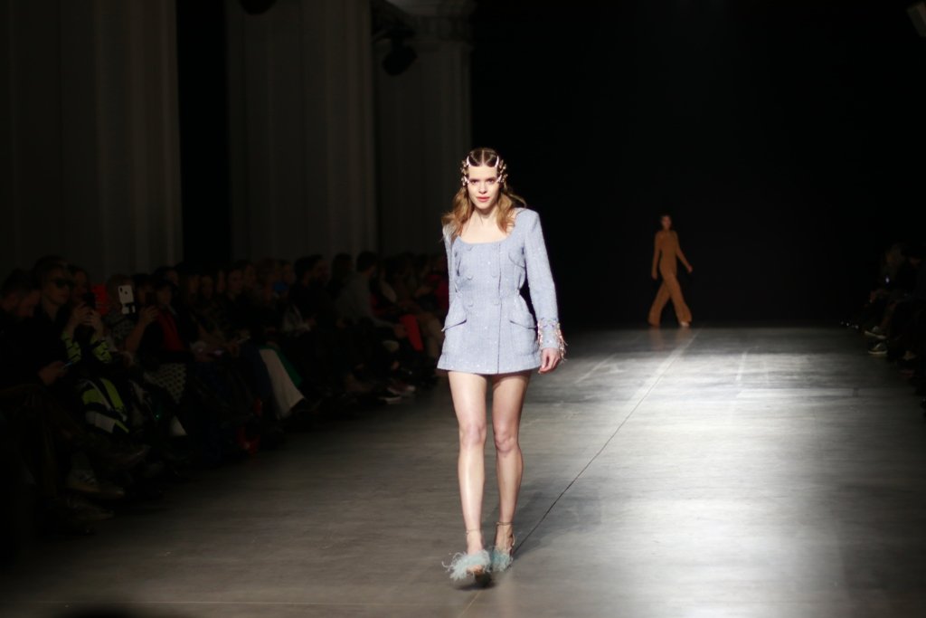 Женщина, способная остановить время: как прошел показ CHUPRINA на Ukrainian Fashion Week FW22-23 4
