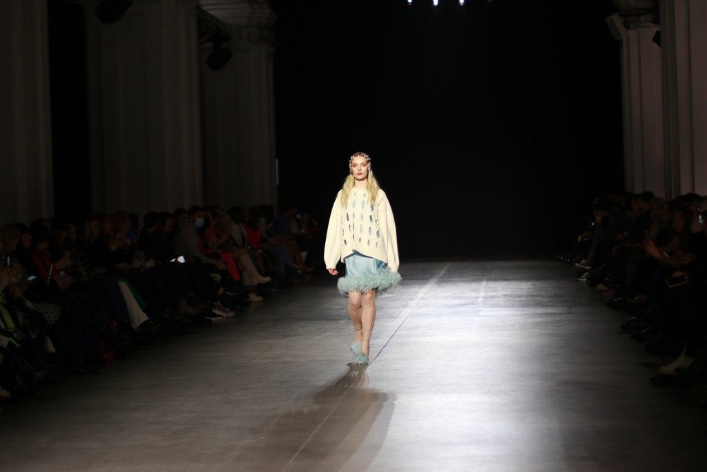 Женщина, способная остановить время: как прошел показ CHUPRINA на Ukrainian Fashion Week FW22-23 12
