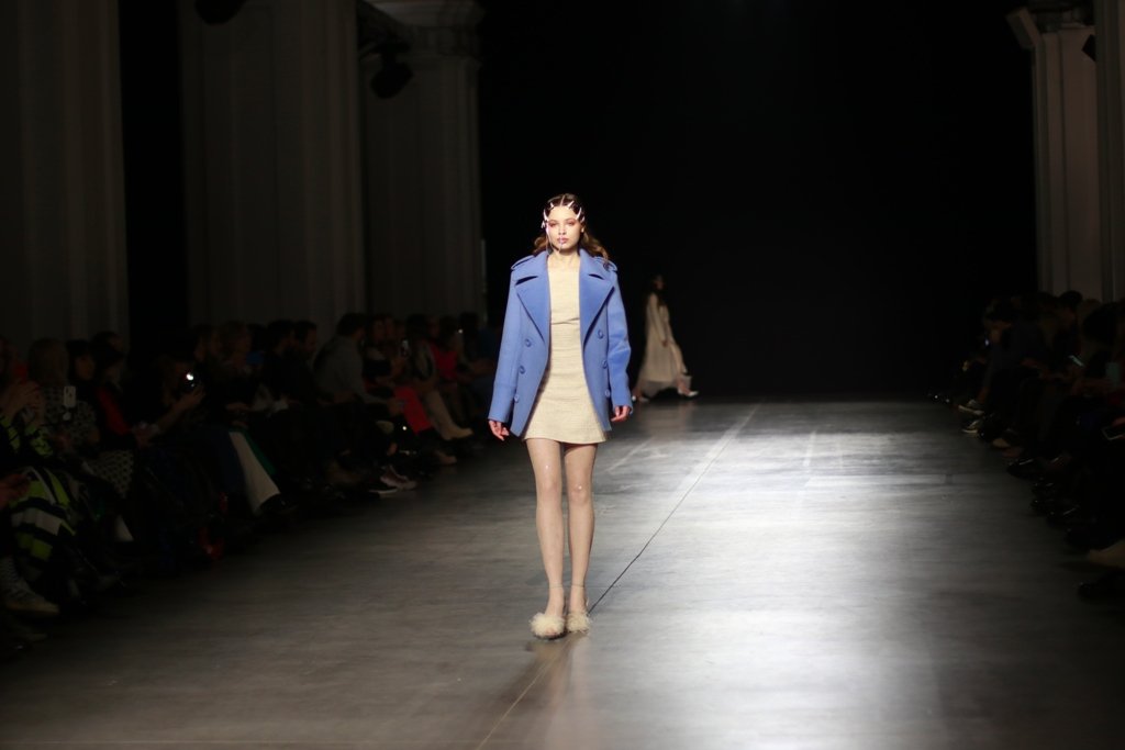 Женщина, способная остановить время: как прошел показ CHUPRINA на Ukrainian Fashion Week FW22-23 14