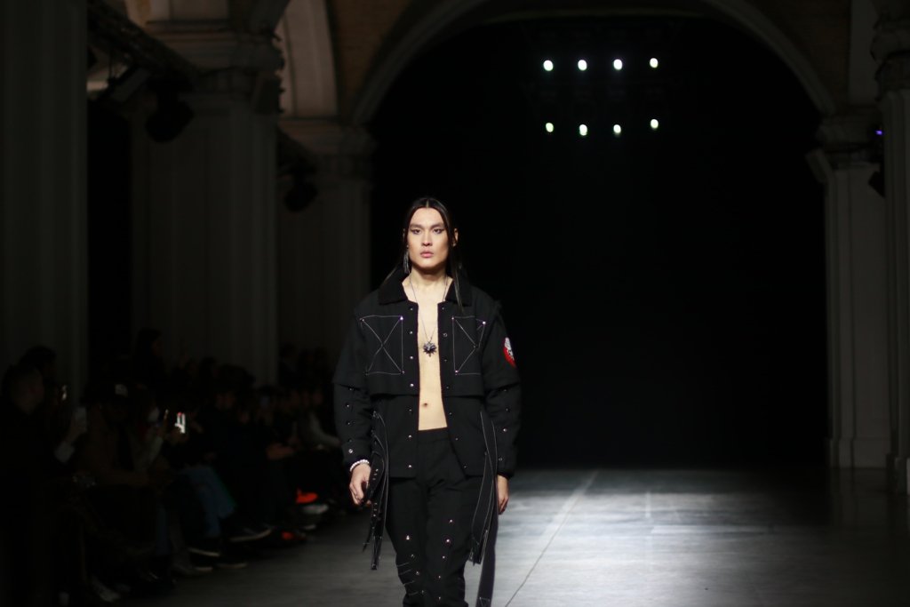 Кимоно и уличная мода: первый темнокожий украинский дизайнер Iron Thread презентовал новую коллекцию на UFW 9