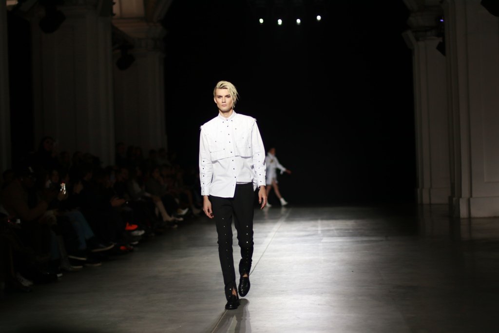 Кимоно и уличная мода: первый темнокожий украинский дизайнер Iron Thread презентовал новую коллекцию на UFW 11