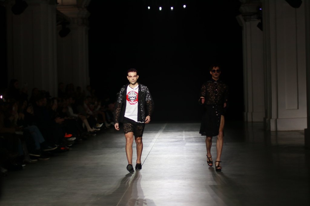 Кимоно и уличная мода: первый темнокожий украинский дизайнер Iron Thread презентовал новую коллекцию на UFW 14