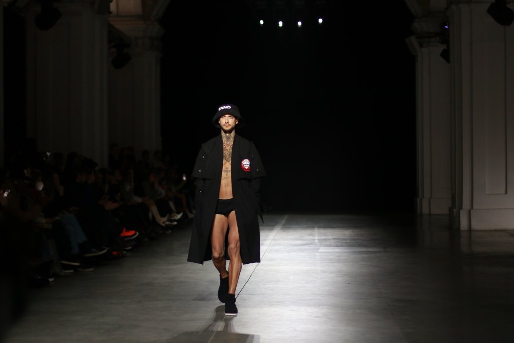 Кимоно и уличная мода: первый темнокожий украинский дизайнер Iron Thread презентовал новую коллекцию на UFW 18